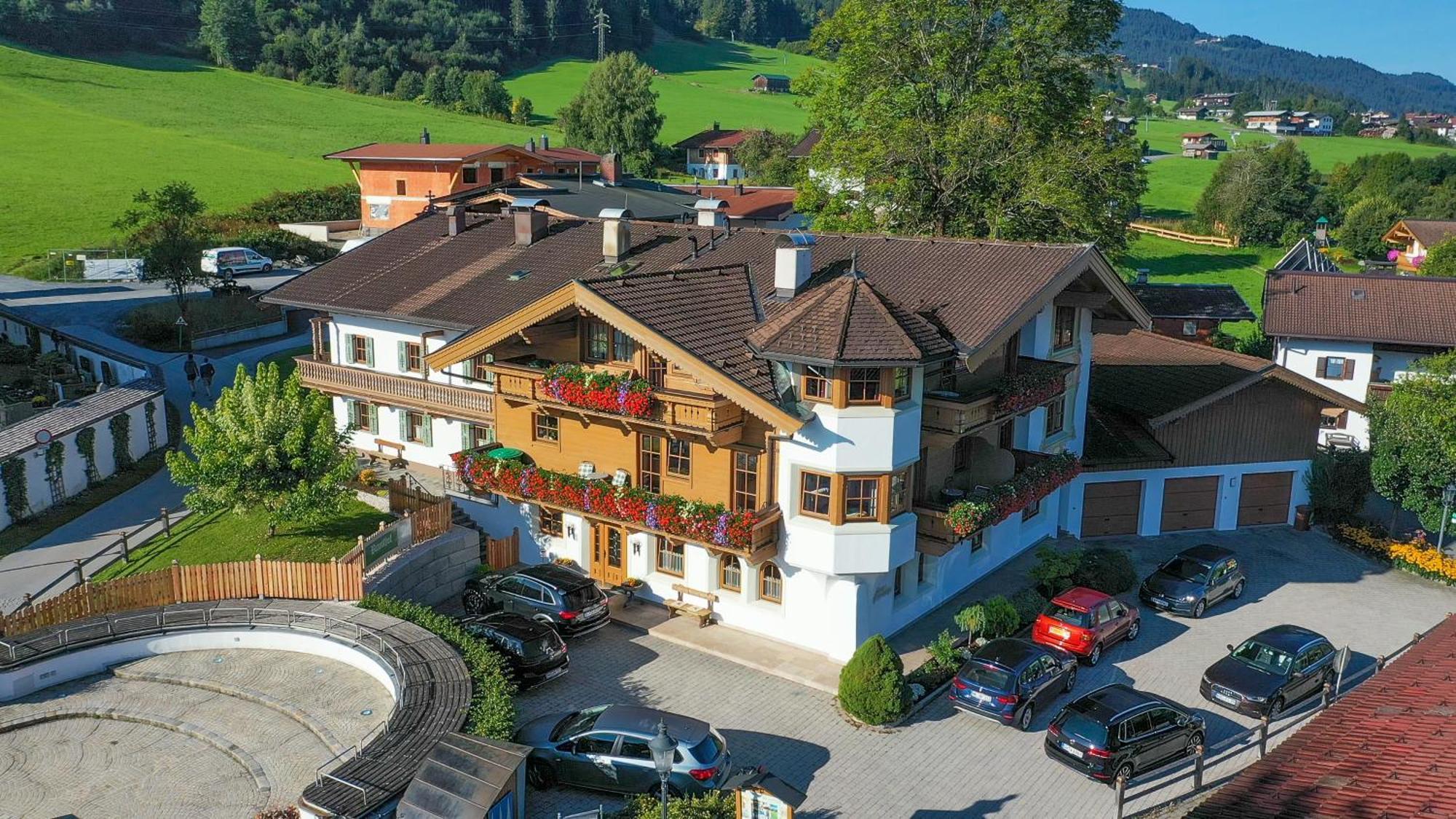 Gaestehaus Brantlhof Zimmer Und Ferienwohnungen In Going Am Wilden Kaiser Bagian luar foto