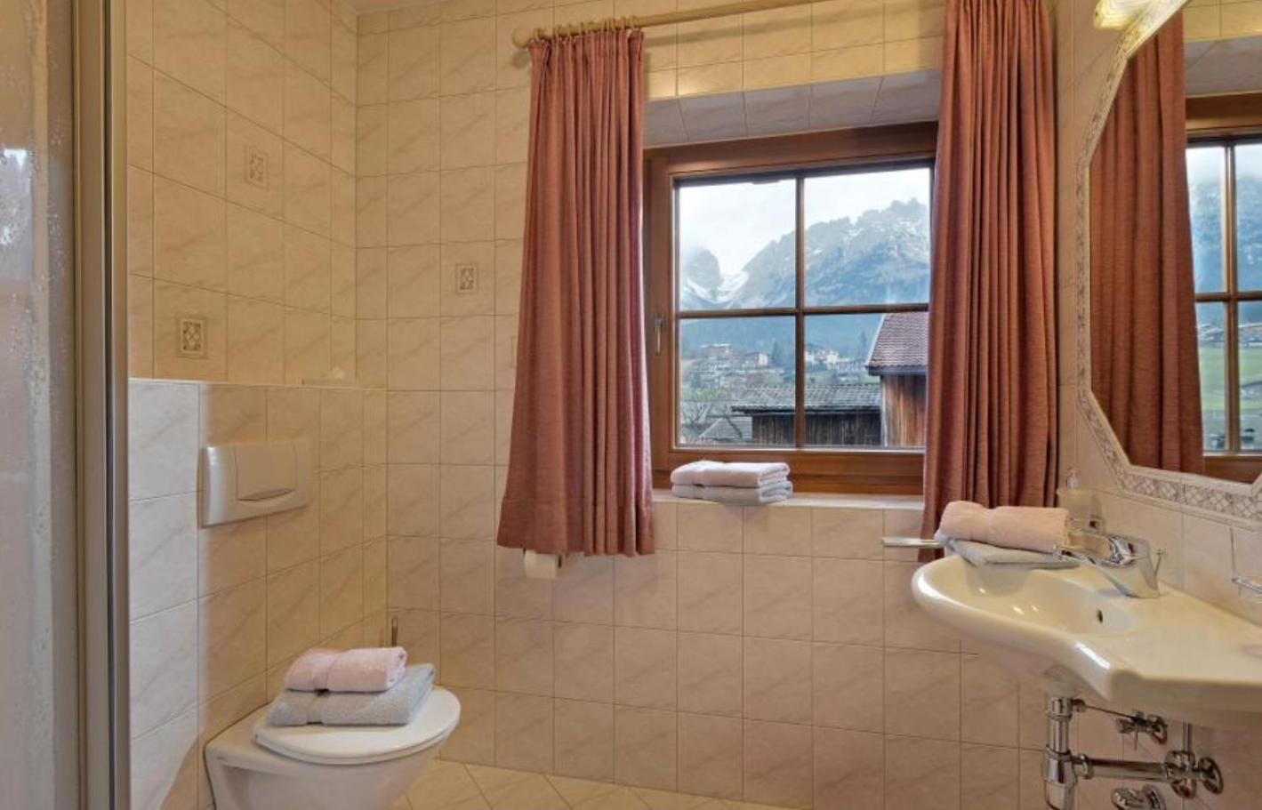 Gaestehaus Brantlhof Zimmer Und Ferienwohnungen In Going Am Wilden Kaiser Ruang foto